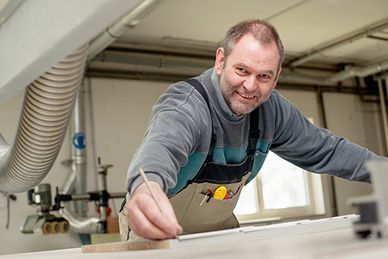 Informieren Sie sich über unseren einzigartigen Service - Maßanfertigung in hauseigner Tischlerei in Münster